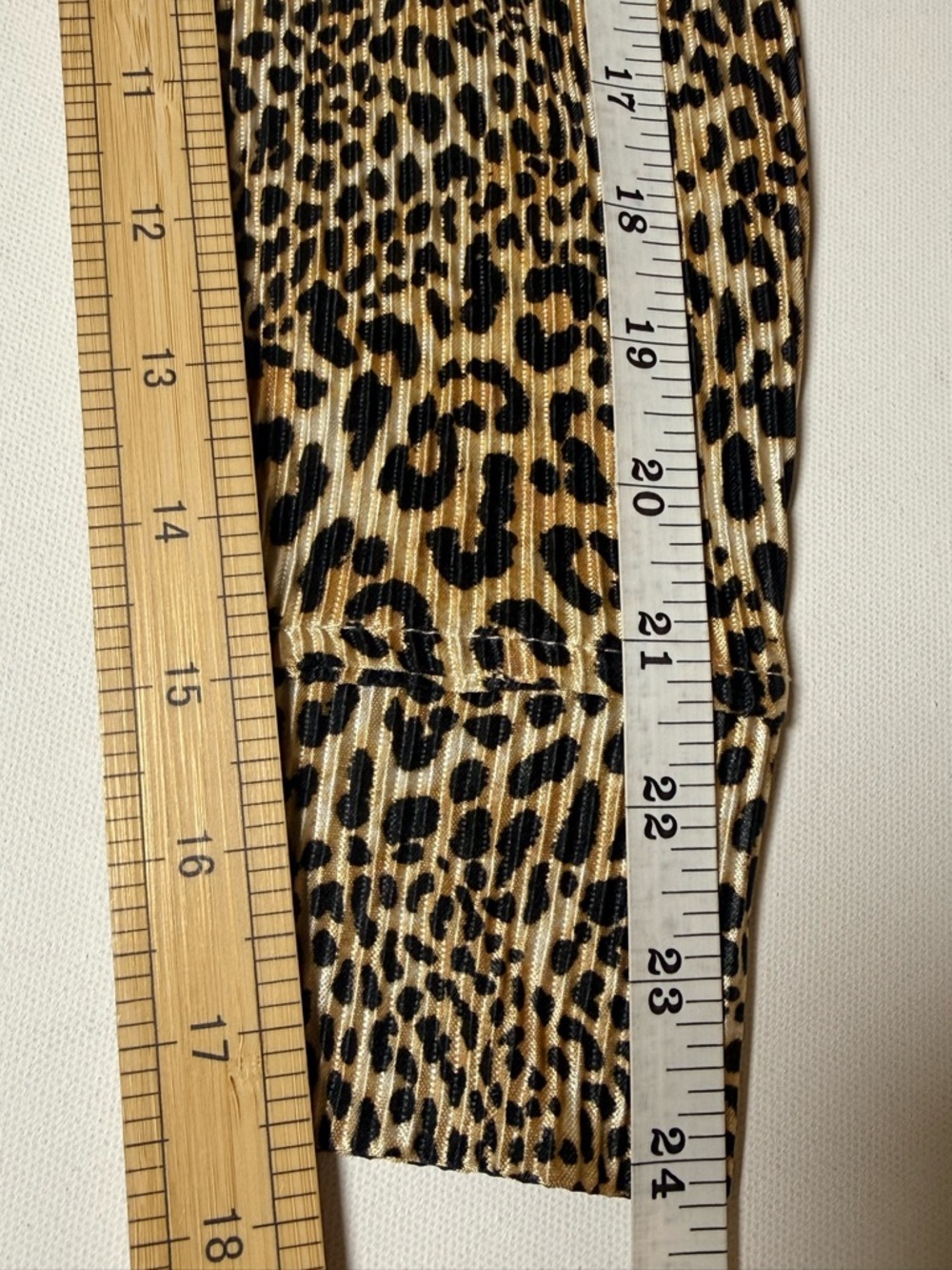 Leopard Print Pleated Button Down Tunic Blouse Small Animal Print workwear Chíc - Picture 11 of 11